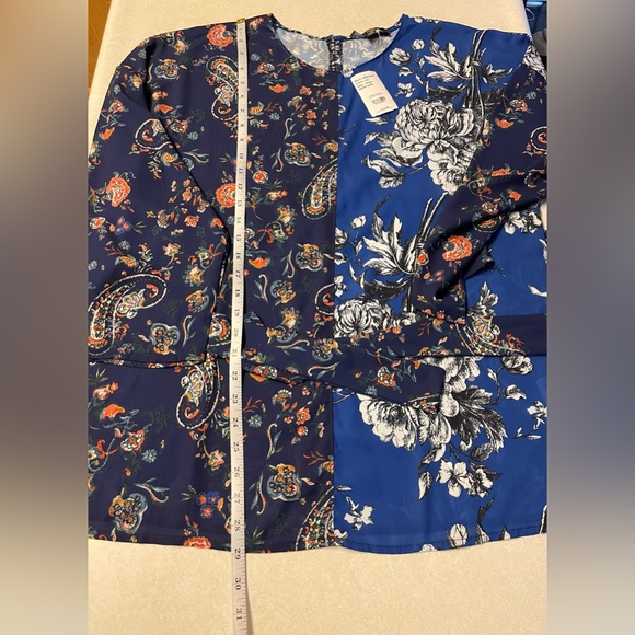 Suzanne Betro Women’s Division:S-Signature
TWIN PRINT TIE WAIST TOP Size S NWT - Picture 10 of 11